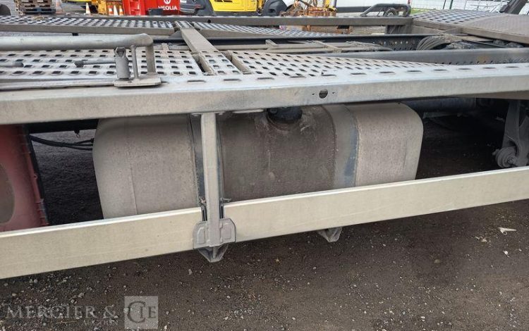 MERCEDES ANTOS 1835 PORTE 5 VOITURES – DIESEL – PTAC : 19 TONNES – 386257 KMS – ANNEE GRIS DP-829-XL