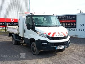 IVECO DAILY 35C13 BENNE AVEC COFFRE ACIER DIESEL – 186588 KMS – ANNEE 2015 BLANC DS-674-CE
