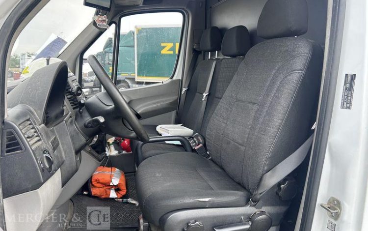MERCEDES SPRINTER BLANC DV-160-JC