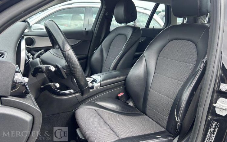 MERCEDES CLASSE C NOIR DV-556-YB