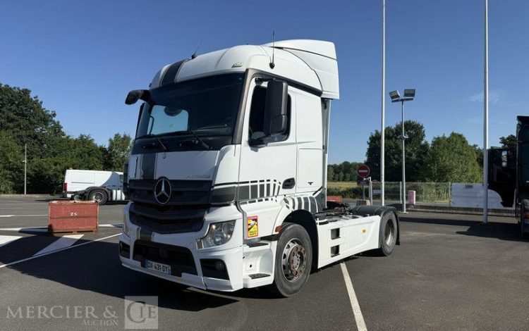 MERCEDES ACTROS BLANC DX-431-DY
