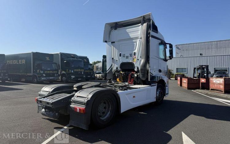 MERCEDES ACTROS BLANC DX-431-DY