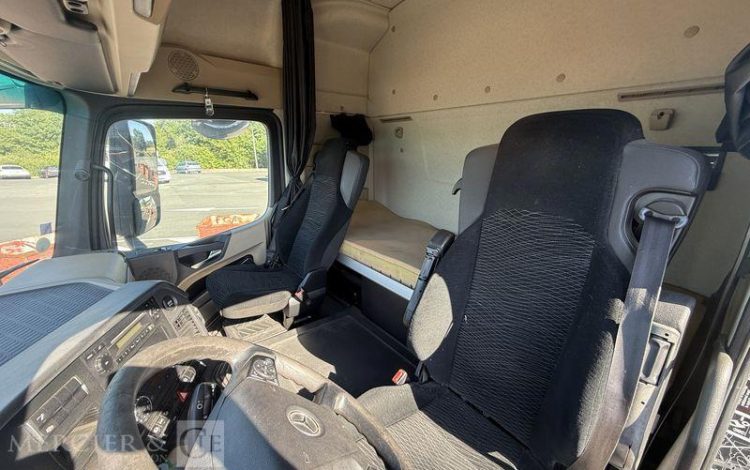 MERCEDES ACTROS BLANC DX-431-DY