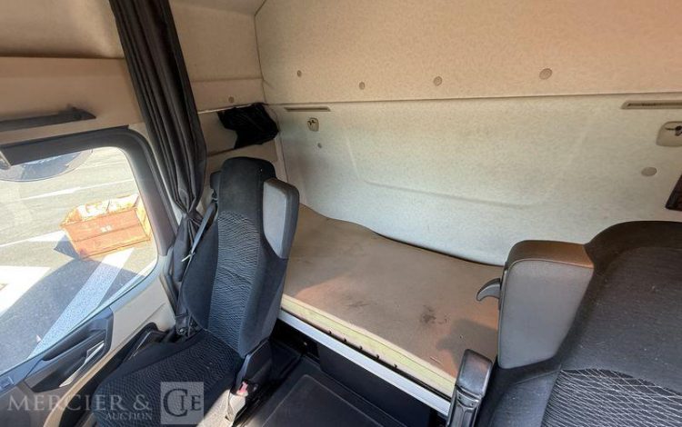 MERCEDES ACTROS BLANC DX-431-DY
