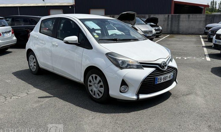 TOYOTA YARIS 1.4 D4D 90ch BUSINESS BLANC EB-681-AE