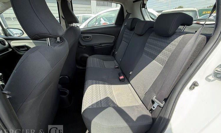 TOYOTA YARIS 1.4 D4D 90ch BUSINESS BLANC EB-681-AE