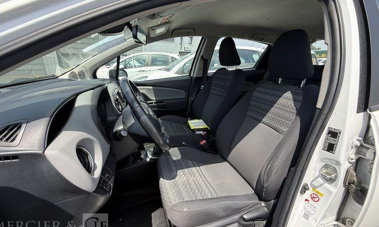 TOYOTA YARIS 1.4 D4D 90ch BUSINESS BLANC EB-681-AE