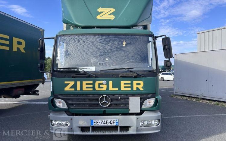 MERCEDES ATEGO CAISSE HAYON VERT EE-745-QF
