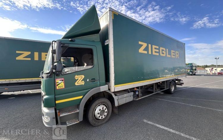 MERCEDES ATEGO CAISSE HAYON VERT EE-745-QF