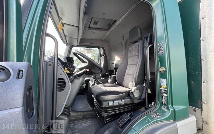 MERCEDES ATEGO CAISSE HAYON VERT EE-745-QF