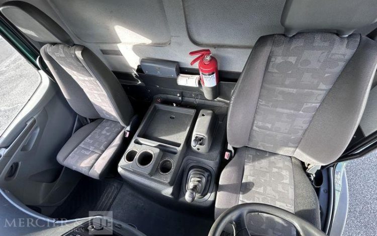 MERCEDES ATEGO CAISSE HAYON VERT EE-745-QF