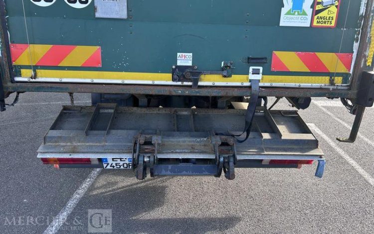 MERCEDES ATEGO CAISSE HAYON VERT EE-745-QF