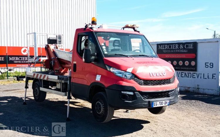 IVECO DAILY NACELLE 16M SUR VL LEGER  EG-700-QH