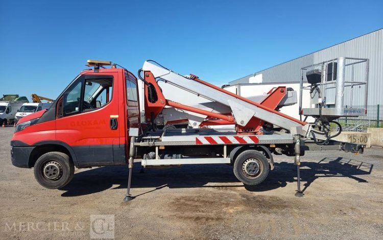IVECO DAILY NACELLE 16M SUR VL LEGER  EG-700-QH