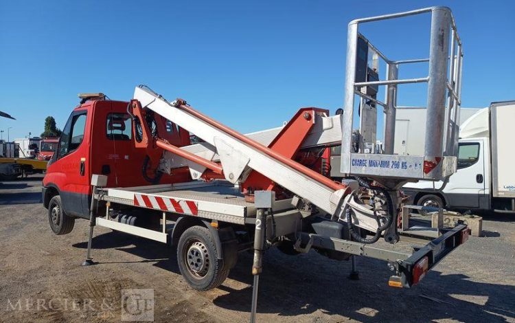 IVECO DAILY NACELLE 16M SUR VL LEGER  EG-700-QH