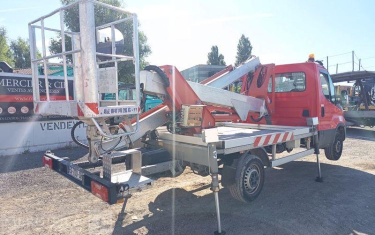 IVECO DAILY NACELLE 16M SUR VL LEGER  EG-700-QH