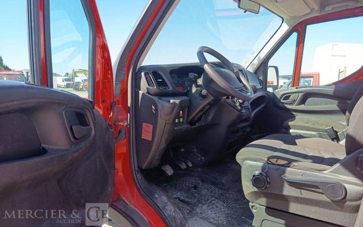IVECO DAILY NACELLE 16M SUR VL LEGER  EG-700-QH