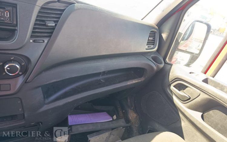 IVECO DAILY NACELLE 16M SUR VL LEGER  EG-700-QH