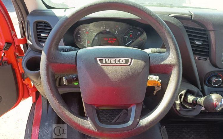 IVECO DAILY NACELLE 16M SUR VL LEGER  EG-700-QH
