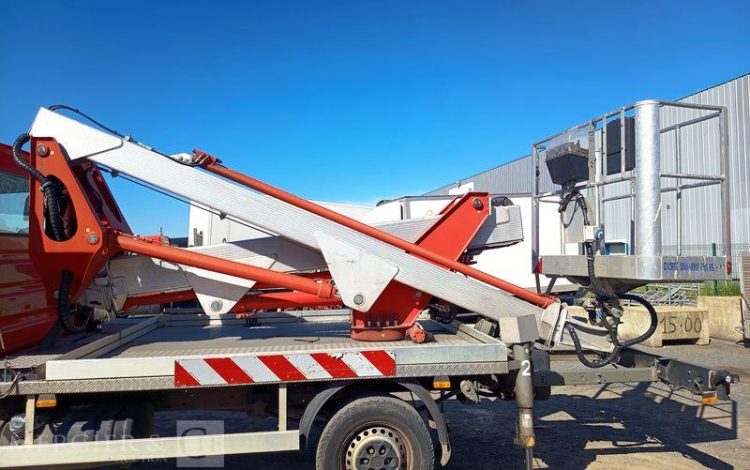 IVECO DAILY NACELLE 16M SUR VL LEGER  EG-700-QH