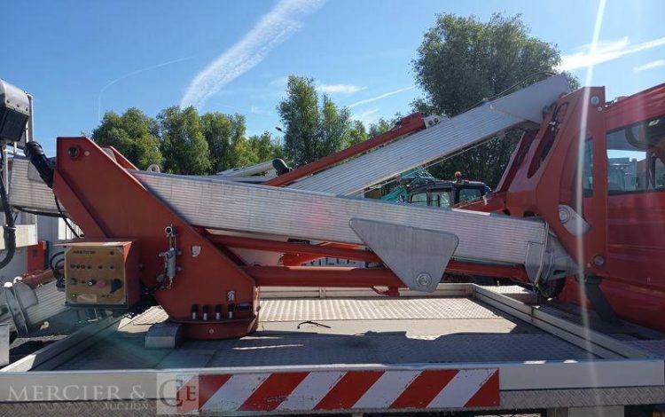 IVECO DAILY NACELLE 16M SUR VL LEGER  EG-700-QH