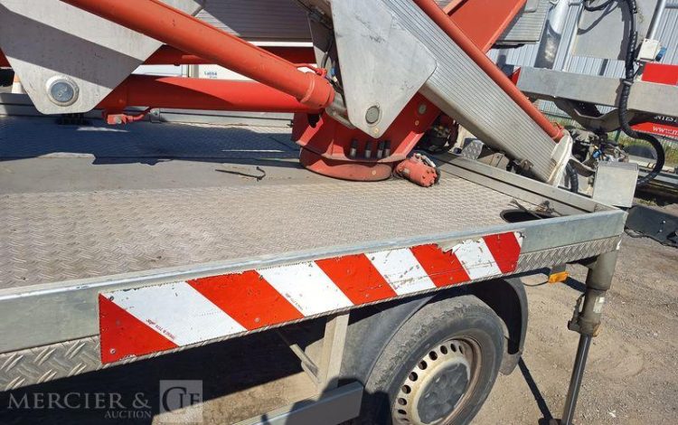 IVECO DAILY NACELLE 16M SUR VL LEGER  EG-700-QH