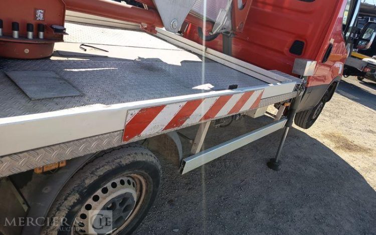 IVECO DAILY NACELLE 16M SUR VL LEGER  EG-700-QH