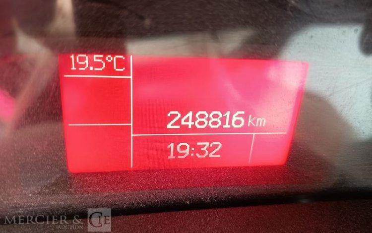IVECO DAILY VI Fourgon 35S13 2.3 LD 16V BVR 126 cv Boîte auto – DIESEL – ANNEE 2016 BLANC EG-860-MX