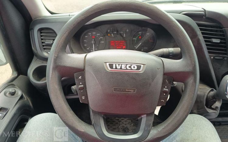 IVECO DAILY VI Fourgon 35S13 2.3 LD 16V BVR 126 cv Boîte auto – DIESEL – ANNEE 2016 BLANC EG-860-MX