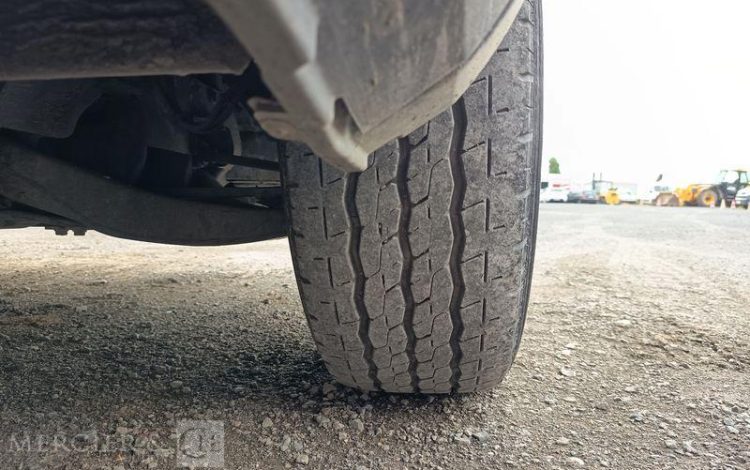 IVECO DAILY VI Fourgon 35S13 2.3 LD 16V BVR 126 cv Boîte auto – DIESEL – ANNEE 2016 BLANC EG-860-MX