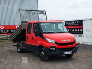 IVECO DAILY 35C13 BENNE DOUBLE CABINE – DIESEL – 133538 KMS – ANNEE 2016 ROUGE EH-643-AN