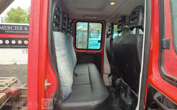 IVECO DAILY 35C13 BENNE DOUBLE CABINE – DIESEL – 133538 KMS – ANNEE 2016 ROUGE EH-643-AN