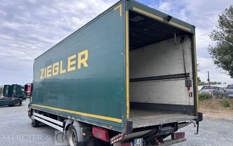 MERCEDES ATEGO 1218 CAISSE HAYON VERT EJ-590-EX