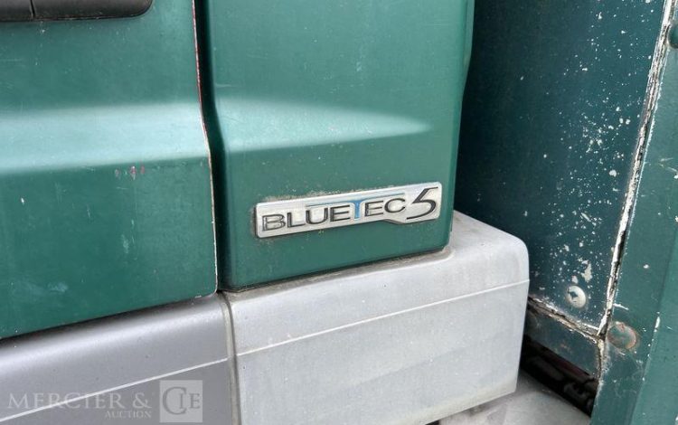 MERCEDES ATEGO 1218 CAISSE HAYON VERT EJ-590-EX