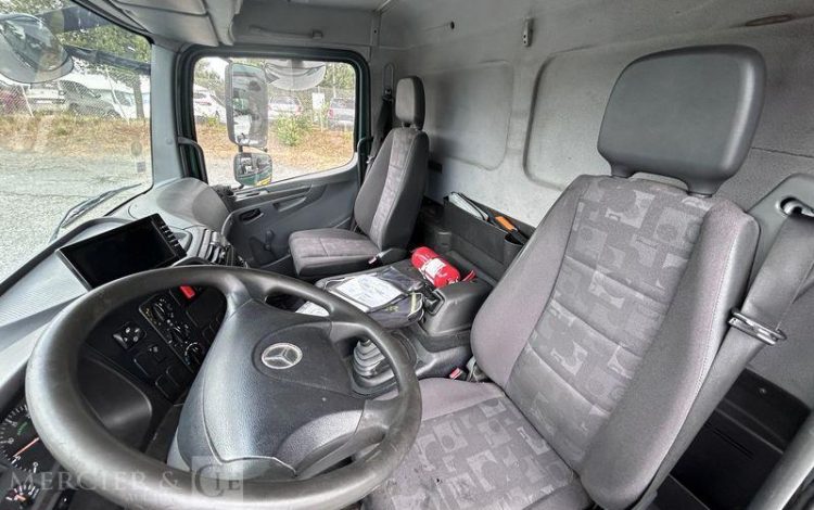 MERCEDES ATEGO 1218 CAISSE HAYON VERT EJ-590-EX