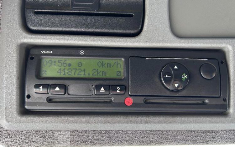 MERCEDES ATEGO 1218 CAISSE HAYON VERT EJ-590-EX