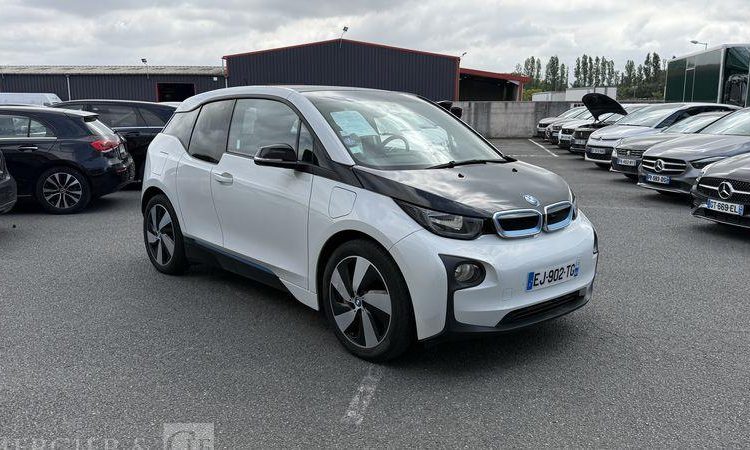 BMW I3 BLANC EJ-902-TG
