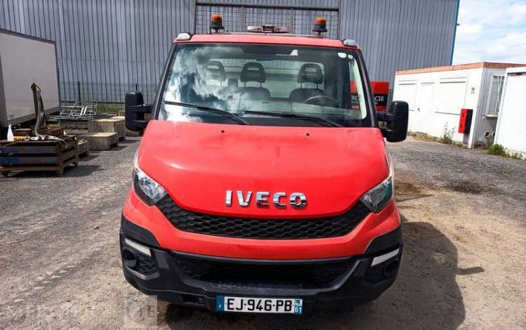 IVECO 35C13 BENNE SIMPLE CAB COFFRE  EJ-946-PB