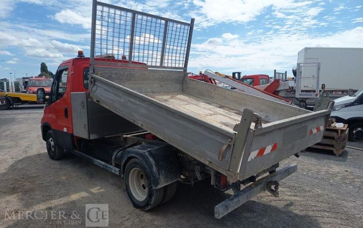 IVECO 35C13 BENNE SIMPLE CAB COFFRE  EJ-946-PB