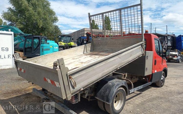 IVECO 35C13 BENNE SIMPLE CAB COFFRE  EJ-946-PB