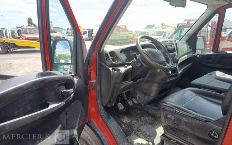 IVECO 35C13 BENNE SIMPLE CAB COFFRE  EJ-946-PB