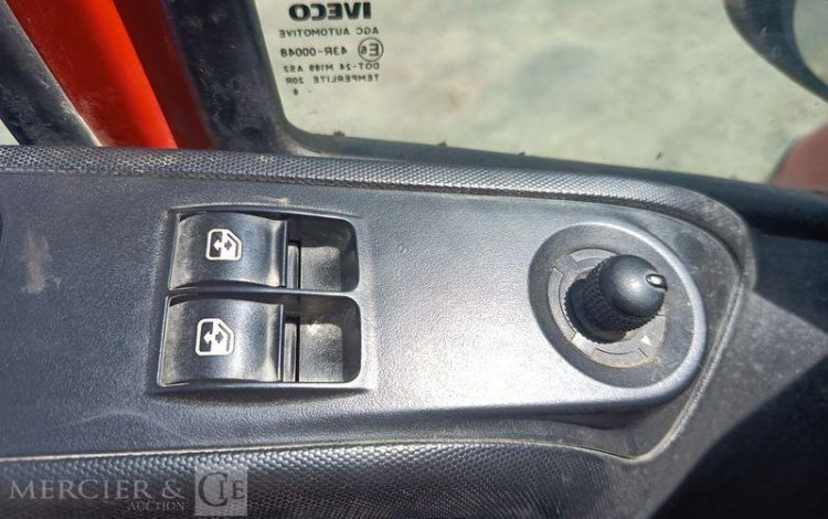 IVECO 35C13 BENNE SIMPLE CAB COFFRE  EJ-946-PB