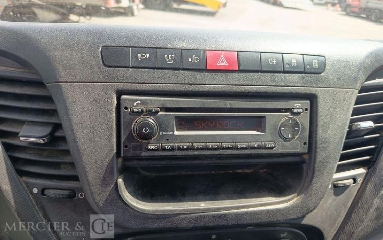 IVECO 35C13 BENNE SIMPLE CAB COFFRE  EJ-946-PB