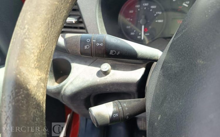 IVECO 35C13 BENNE SIMPLE CAB COFFRE  EJ-946-PB