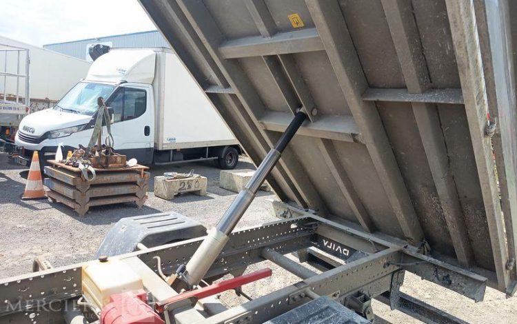 IVECO 35C13 BENNE SIMPLE CAB COFFRE  EJ-946-PB