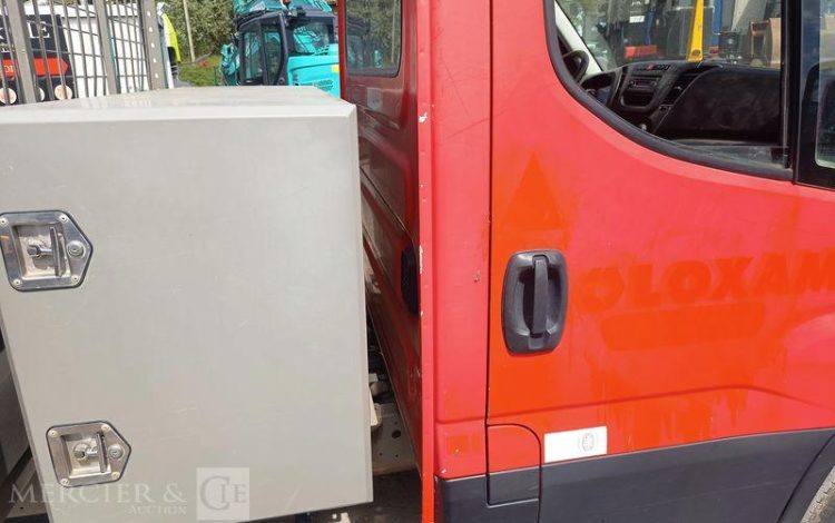IVECO 35C13 BENNE SIMPLE CAB COFFRE  EJ-946-PB