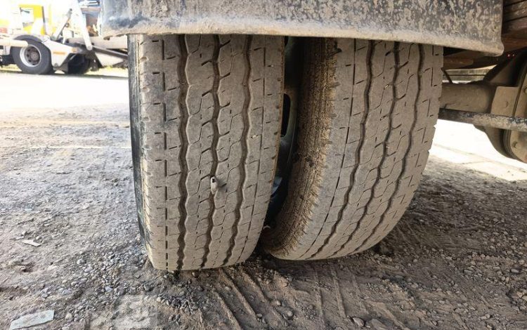 IVECO 35C13 BENNE SIMPLE CAB COFFRE  EJ-946-PB