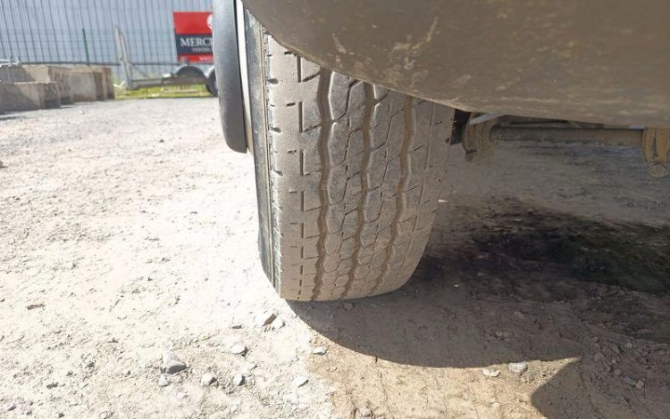 IVECO 35C13 BENNE SIMPLE CAB COFFRE  EJ-946-PB