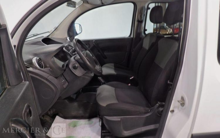 RENAULT KANGOO BLANC EK-147-HX