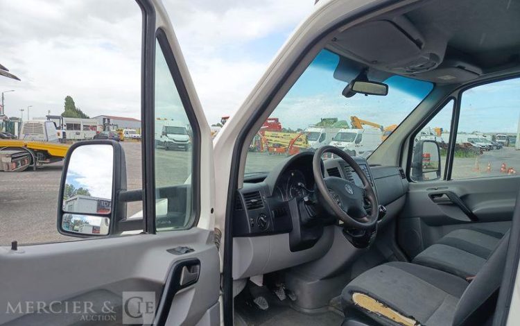 VOLKSWAGEN CRAFTER 50 2.0 TDi DPF  136 CV BENNE  DIESEL – 159369 KMS – ANNEE 2017 BLANC EK-365-WC